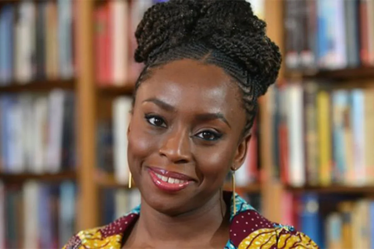 A Contagem dos Sonhos: O Retorno de Chimamanda Adichie à Ficção