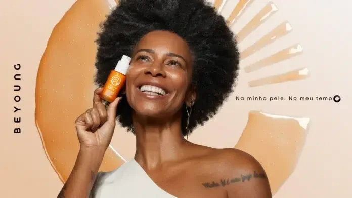 Beyoung contra o Etarismo: Marca de Beleza Celebra a Pele Madura Real