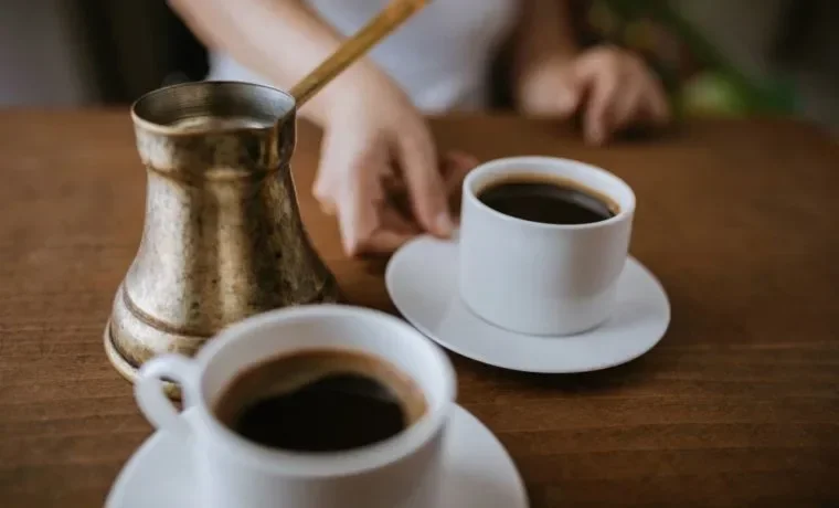Café Preto e Personalidade: 9 Atitudes Comuns de Quem Ama o Sabor Puro
